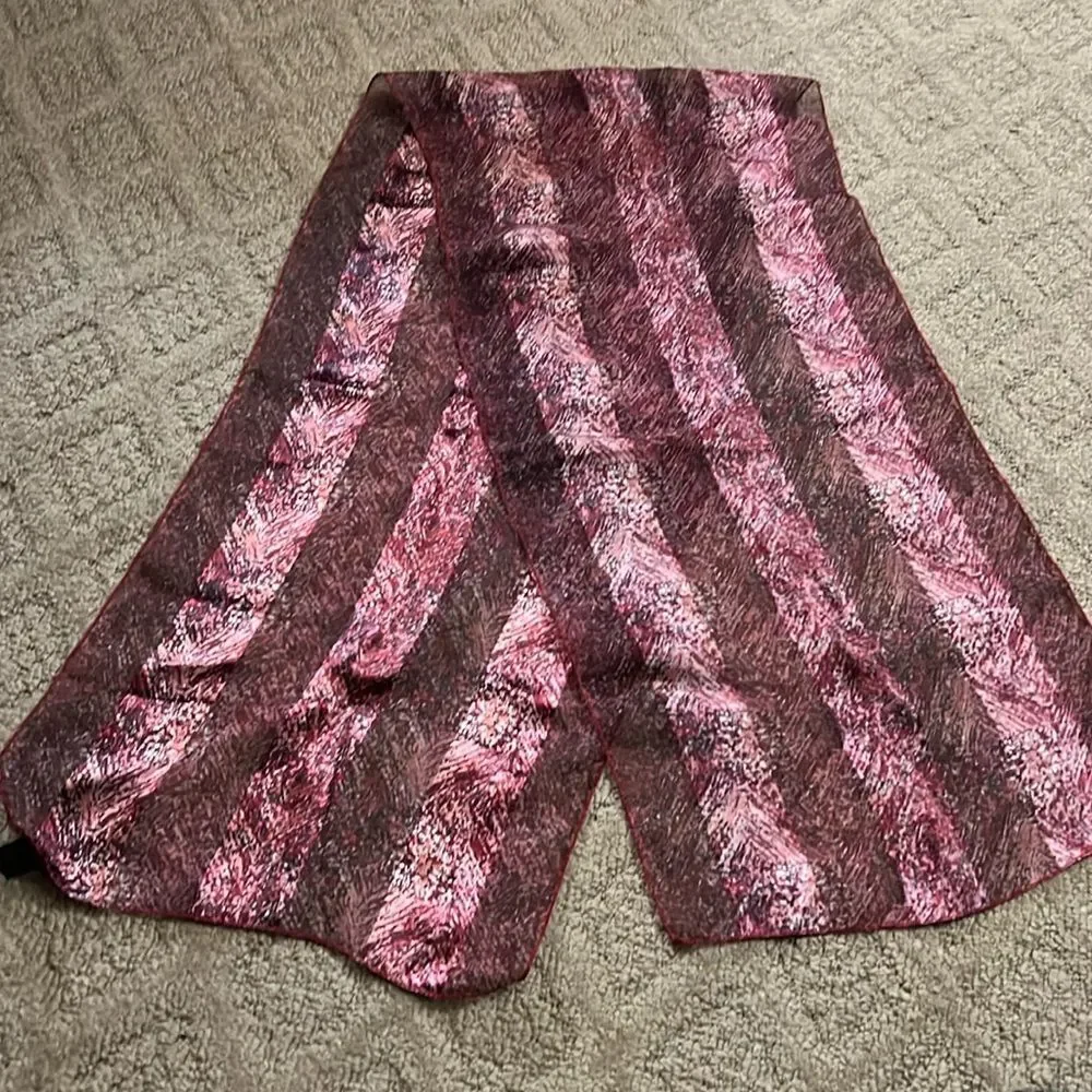 Long scarf scarf aprrox 60 x 13 1/2